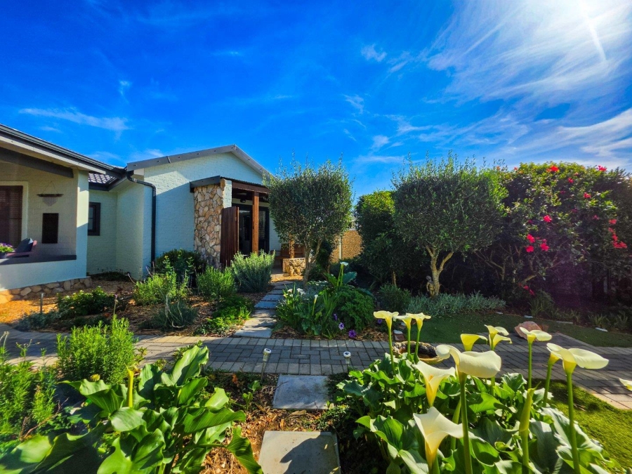 2 Bedroom Property for Sale in Stilbaai Western Cape